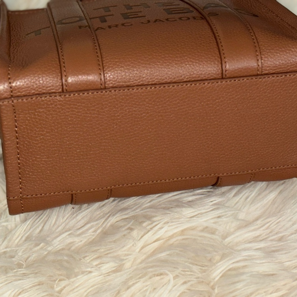 Marc Jacobs Tote Bag - Picture 6 of 7